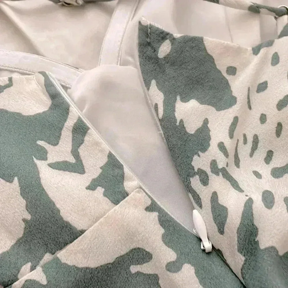 Selfie Leslie DOWNTOWN CAMI STRAP FRONT SPLIT MIDI DRESS STENCIL PRINT - Picture 11 of 12